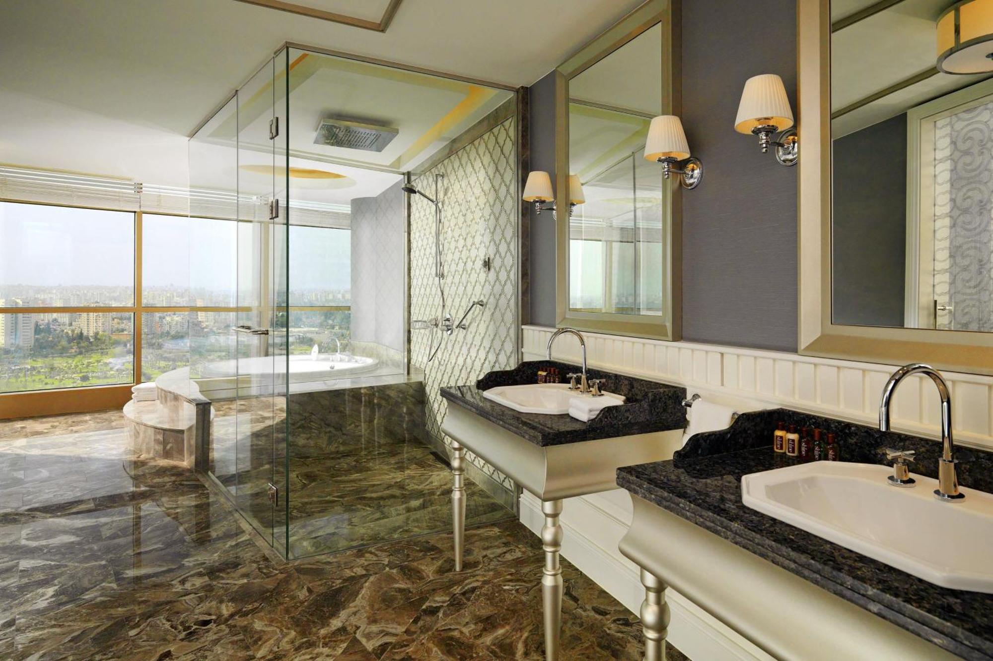 Sheraton Grand Adana Exterior foto